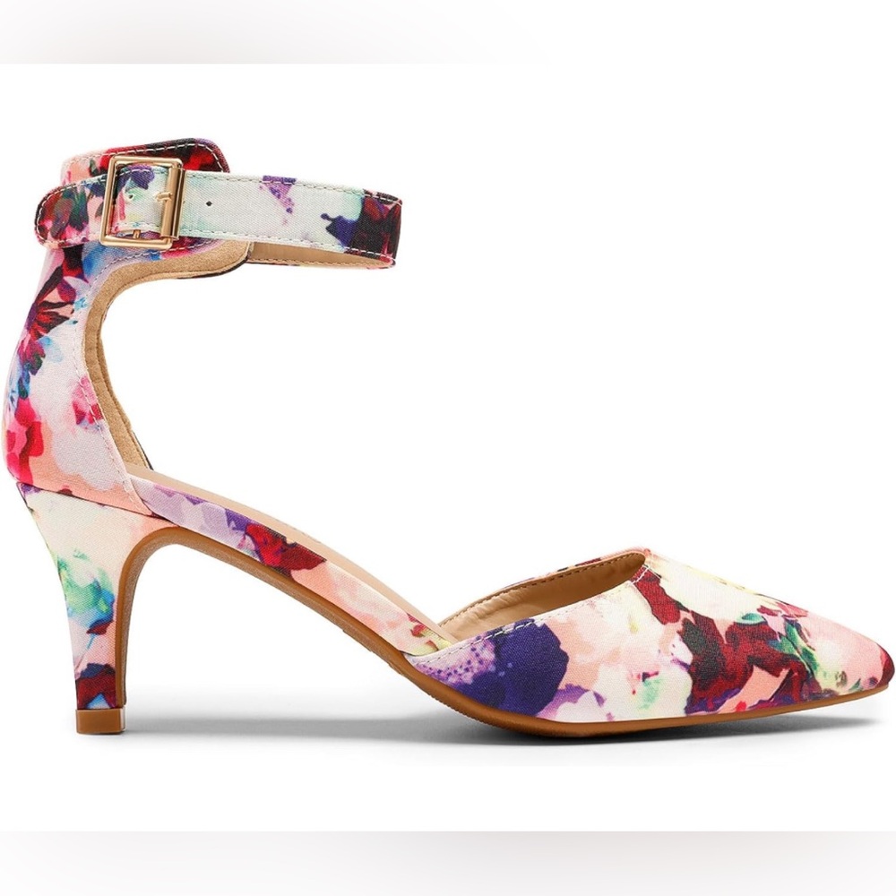 NIB - Dream Pairs Floral Low Pointed Heel
